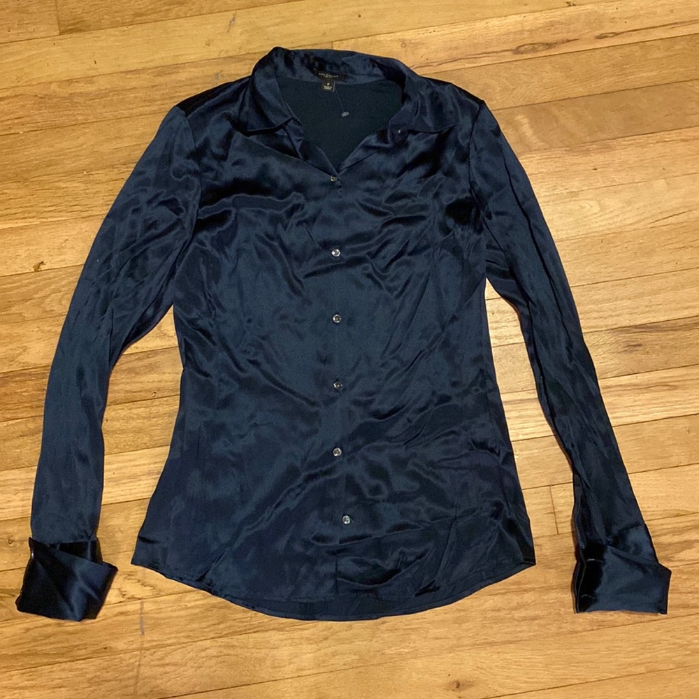 Stunning silk Ann Taylor blouse with French cuffs, NWOT, perfect condition